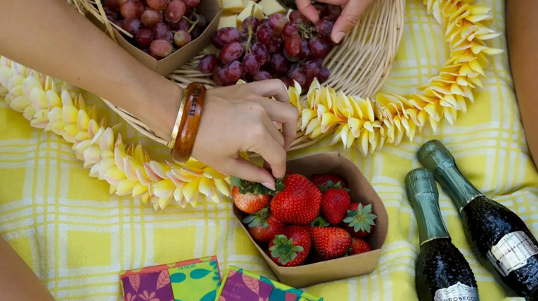 Spring Break Refresh: Essentials to Swap + Eliminate for a Plastic-Free Season